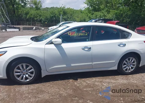 2018 Nissan Altima 2.5 S z USA, uszkodzony, nr VIN 1N4AL3AP3JC183120